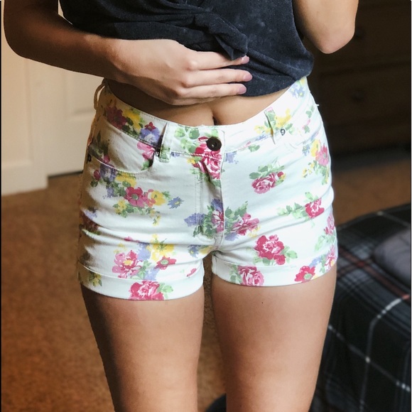 Floral Jean Short - Picture 3 of 4